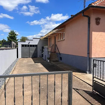 Maison 1 A 6 Personnes Avec Garage Et Cour