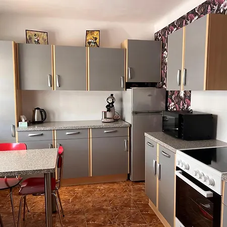 Maison Mia Nonna Avec Garage Et Cour Ferienhaus Kaltenhouse