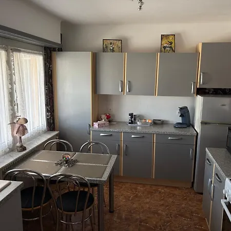 Maison Mia Nonna Avec Garage Et Cour Hébergement de vacances *